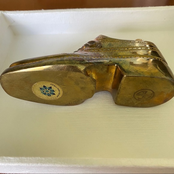 Jonathan Adler Shoe Bottle Opener Paperweight Os - Picture 5 of 5